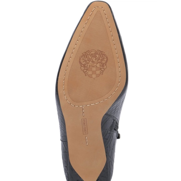 NWT Vince Camuto Allost Pointed Toe Bootie - Picture 5 of 11